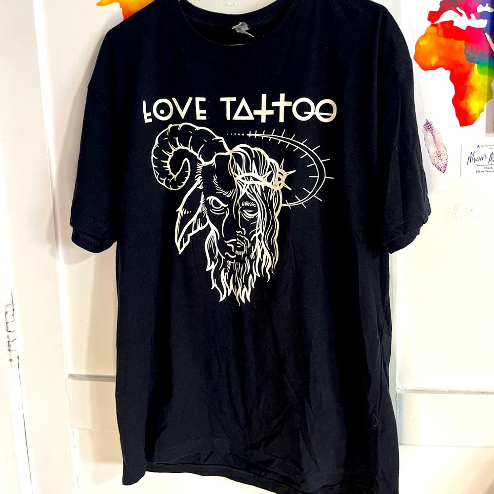 Love Tattoo Short Sleeve Tee Graphic Logo Sz XL